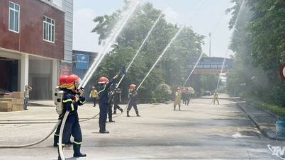 টিএনজি ফু বিন গার্মেন্টস ফ্যাক্টরিতে অগ্নিনির্বাপণ মহড়া।