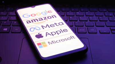 Tech giants are seeing many senior executives leave.