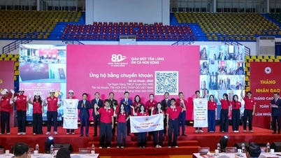 Menerima sumbangan sebanyak 620 bilion VND pada majlis pelancaran Bulan Kemanusiaan 2026.