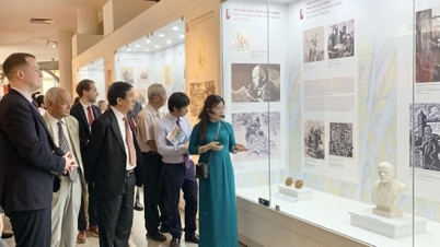 ホーチミン博物館には、レーニンの肖像画が156点展示されている。