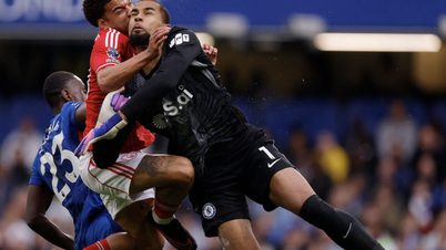 O Chelsea sofreu uma derrota esmagadora para o Nottingham Forest, acabando com suas chances de competir pelo título da Premier League.