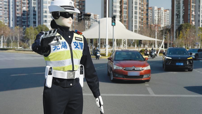 Çin: Robot polis memurları sokaklara çıktı.