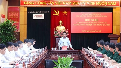 Het inspectie- en toezichtsteam nr. 12 van het Politbureau werkte samen met het partijcomité van de Viettel Groep.