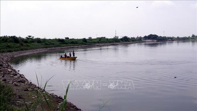 พบศพของผู้เสียชีวิตที่พลัดตกจากเรือบรรทุกสินค้าลงสู่แม่น้ำตราลีและถูกกระแสน้ำพัดพาไปแล้ว