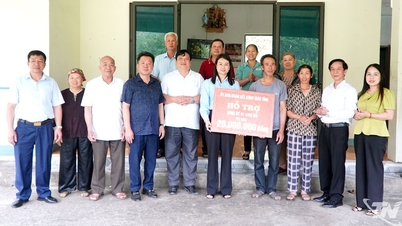 Phu Xuyen کمیون میں قریبی غریب گھرانوں کے لیے ذریعہ معاش فراہم کرنا۔
