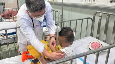 Bé trai 2 tuổi nghi bị mẹ ruột và người tình bạo hành đã qua cơn nguy kịch