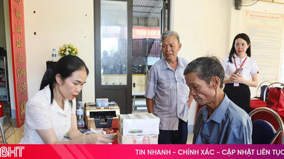 Fast 16,2 Milliarden VND wurden als Entschädigung für die Landräumung im Rahmen des erweiterten Straßenbauprojekts Xô Viết Nghệ Tĩnh gezahlt.