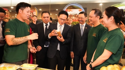 Vietnamese sandwiches worden nu geserveerd in viersterrenhotels in Singapore.