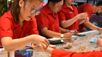 Giá vàng hôm nay 7-5: Tiếp tục tăng mạnh