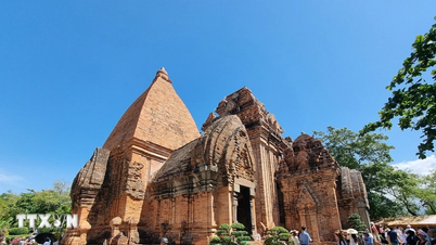 หอคอยโพนาการ์ - สถาปัตยกรรมจามลึกลับใจกลางเมืองญาตรัง