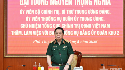 Đại tướng Nguyễn Trọng Nghĩa làm việc với Thường vụ Đảng ủy Quân khu 2