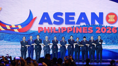 [Foto] Statsminister Le Minh Hung deltar på åpningsseremonien for det 48. ASEAN-toppmøtet.