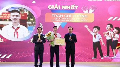 Hai Phong'dan dokuzuncu sınıf öğrencileri, Vietnam'da düzenlenen UPU uluslararası mektup yazma yarışmasında birincilik ödülünü kazandı.