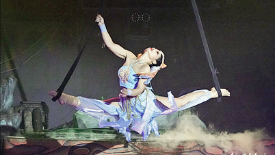 Thanh Hoa, het gouden meisje van het circus in Ho Chi Minh-stad, studeerde af als regisseur met het toneelstuk "Thanh Giong".