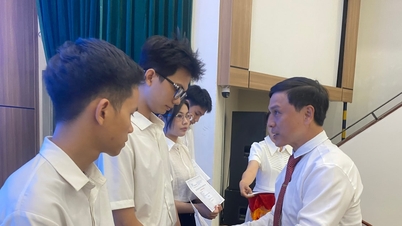 Universitatea din Da Nang a acordat 36 de burse VESAF studenților defavorizați.