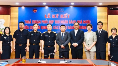 The Customs Department signed agreements with four commercial banks to coordinate the collection of state revenue.
