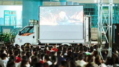 Organisez une projection de film pour célébrer les principales fêtes de 2026.
