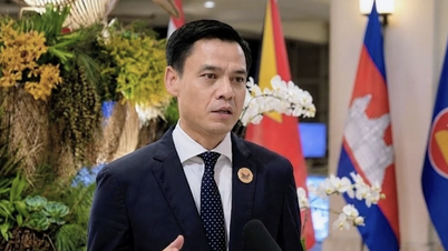 El primer ministro Le Minh Hung asiste a la Cumbre de la ASEAN: 30 horas, 20 actividades bilaterales y multilaterales, difundiendo el mensaje de un Vietnam reformado y en ascenso.