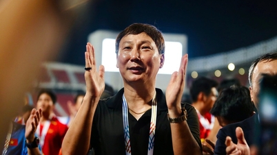 Trenér Kim Sang Sik se zúčastnil losování skupinové fáze Mistrovství Asie v fotbale 2027.