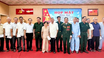 สมาคมทหารผ่านศึกตันฮอยจัดงานรวมพลเพื่อรำลึกถึงวันครบรอบ 136 ปีวันเกิดของประธานาธิบดีโฮจิมินห์