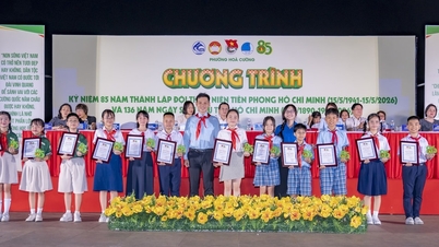 Hoa Cuong Ward elogia as atividades exemplares da União da Juventude.