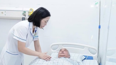 Quelles sont les conditions requises pour qu'un fonctionnaire de niveau technicien soit muté au poste de nutritionniste de grade IV ?