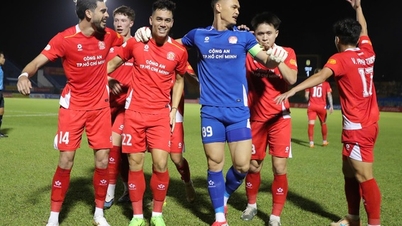 Tien Linh pone fin a su sequía goleadora y el Ho Chi Minh City Police FC remonta para vencer al SLNA.