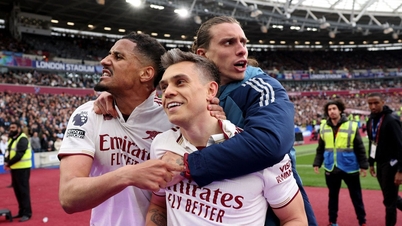 Arsenal knuste West Ham og var nær tittelen.