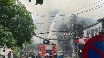 Incendiul din cartierul Tu Liem din Hanoi a fost ținut sub control.