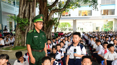 Propaganda tentang Presiden Ho Chi Minh telah disebarkan kepada lebih 1,500 kader, guru dan pelajar.