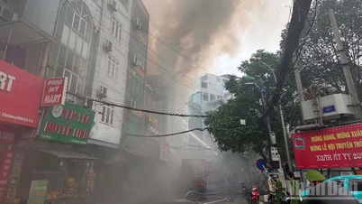 Hanói: Un bar de karaoke en la calle Phu My se incendia.