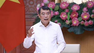 Statsminister Le Minh Hung: Justisdepartementet har et stort ansvar for å sørge for at lover og institusjoner virkelig representerer et strategisk gjennombrudd.