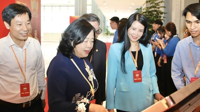 Mengalami ruang digital di Kongres Kebangsaan Barisan Tanah Air Vietnam ke-11.