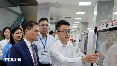 Quang Ninh wzmacnia decentralizację i zaostrza dyscyplinę we wdrażaniu dwupoziomowego systemu rządów.