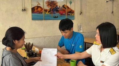 Polisi Hanoi melakukan inspeksi: Para pemilik usaha perlu proaktif, bukan hanya khawatir.