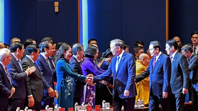 Setiausaha Agung dan Presiden To Lam menghadiri Kongres Kebangsaan ke-11 Barisan Tanah Air Vietnam.