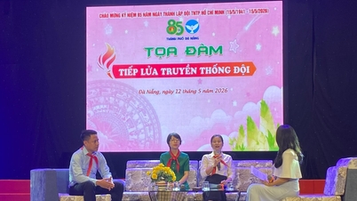 A juventude de Da Nang mantém acesa a chama da Organização de Jovens Pioneiros.