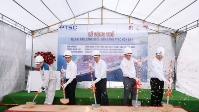 Společnost PTSC Central Vietnam uspořádala slavnostní položení základního kamene pro projekt mola č. 2 – PTSC Hon La Port.