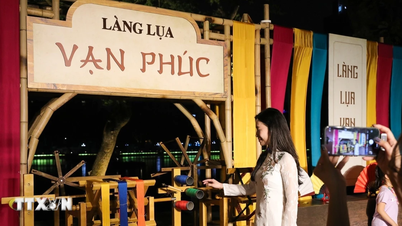 Menyenaraikan 4 perkampungan kraf di Hanoi yang merupakan sebahagian daripada Rangkaian Bandar Kraf Kreatif.