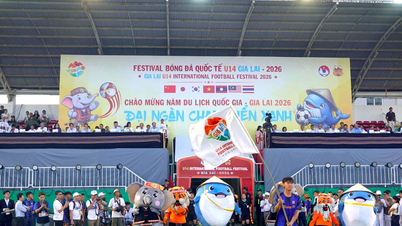 Gia Lai U14 internasjonale fotballfestival 2026 hadde en spektakulær åpningsseremoni.