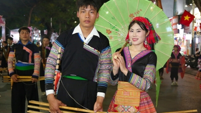 The people of the port city immerse themselves in the colors of Northwest Vietnam.