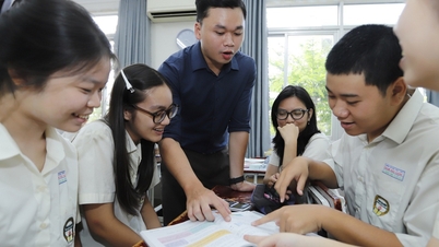 Ho Chi Minh şehrinde lise bitirme sınavına giren adayların en çok tercih ettiği dersler yabancı diller ve fiziktir.