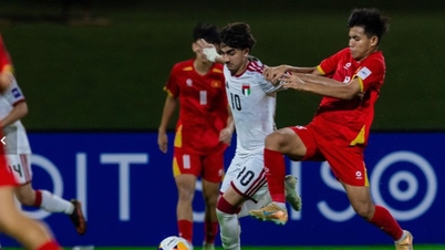 L'AFC souligne le facteur clé qui a permis à l'équipe vietnamienne des moins de 17 ans de renverser la situation, de vaincre les Émirats arabes unis et de s'emparer de la première place de manière spectaculaire.