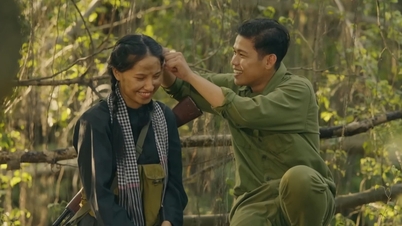 เหตุใดมิวสิกวิดีโอ 'Mắt bão' ของ Long Nón Lá จึงกลายเป็นกระแสไวรัล