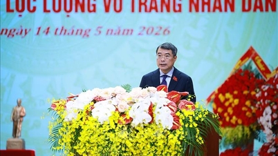 Perdana Menteri Le Minh Hung menghadiri upacara penganugerahan gelar Pahlawan Angkatan Bersenjata Rakyat kepada Kepolisian Kota Hai Phong.