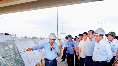 Phó Chủ tịch Quốc hội Nguyễn Hồng Diên khảo sát thực địa dự án đường Vành đai 3 TP. Hồ Chí Minh