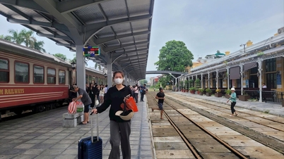 អ្នកដំណើរអាចផ្លាស់ប្តូរសំបុត្ររថភ្លើងរបស់ពួកគេតាមអ៊ីនធឺណិតចាប់ពីថ្ងៃទី ១៥ ខែឧសភា។