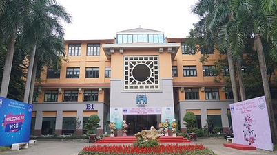 ĐH Quốc gia Hà Nội thành lập Trường Quốc tế, Trường Quản trị và kinh doanh