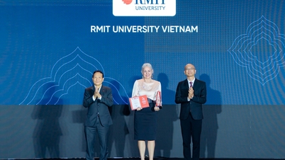 L'université RMIT Vietnam remporte le 22e prix du Dragon d'or.