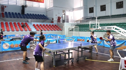 Az 1. Khanh Hoa tartományi asztalitenisz-verseny korosztályos megnyitó ünnepsége 2026